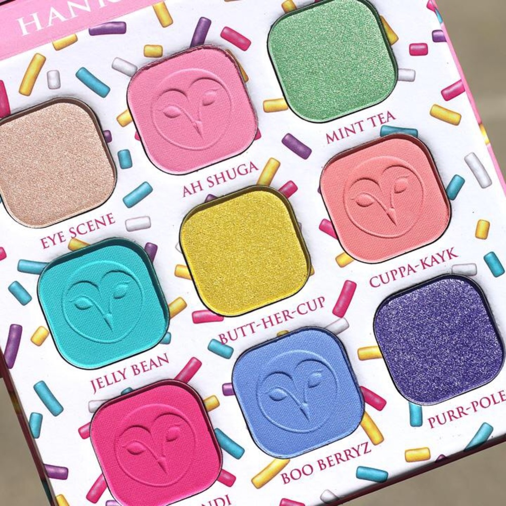 🎀HANK & HENRY Sweet Toof Eyeshadow Palette